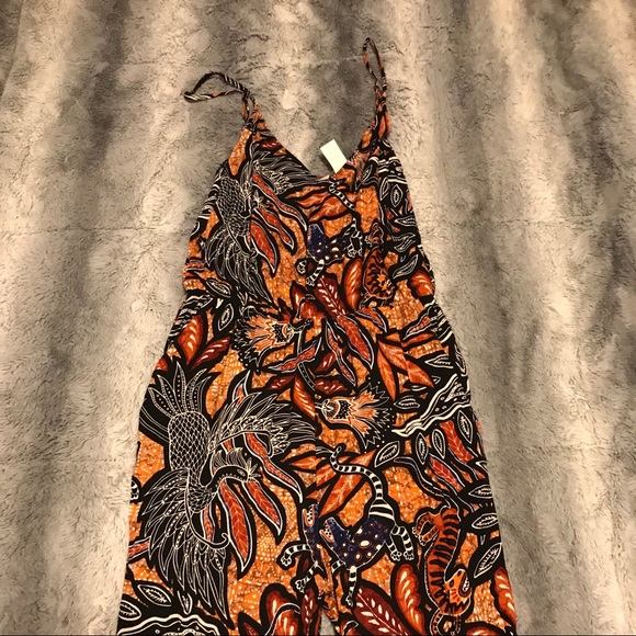 H&M- printed pattern romper - Picture 1 of 2